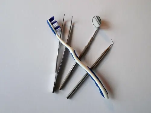 Perché la pulizia dei denti incide sul benessere generale