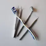 Perché la pulizia dei denti incide sul benessere generale