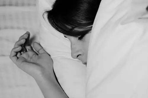 Come migliorare la qualità del sonno: routine serale