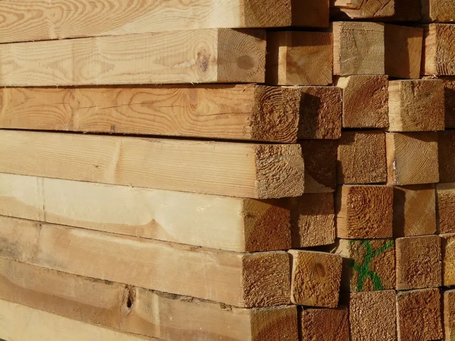Come ridare vita al legno con prodotti e trattamenti mirati