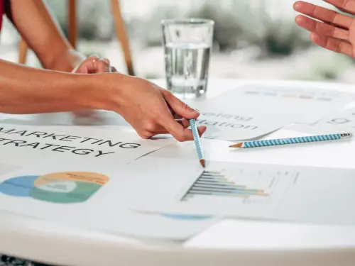 Marketing per studi professionali: costruire visibilità qualificata tra vincoli deontologici e concorrenza locale