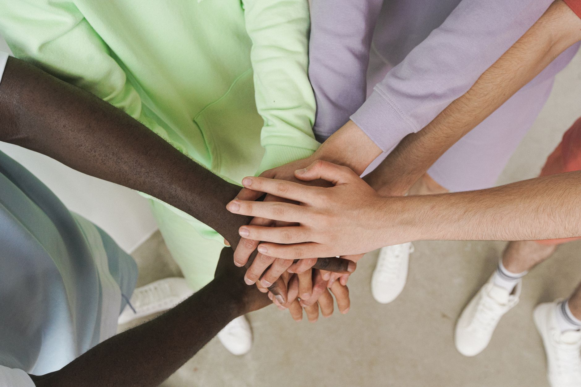Cis significato: cosa vuol dire e differenza con trans