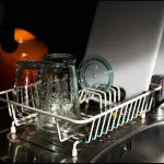 Come pulire la lavastoviglie: tutti i consigli da seguire